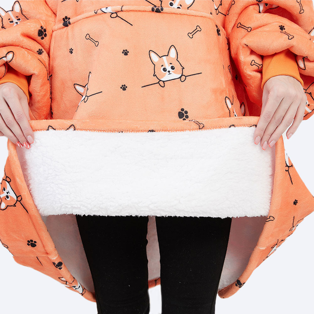 hugly-wearable-blanket-Corgi-Couture-orange-hund-5