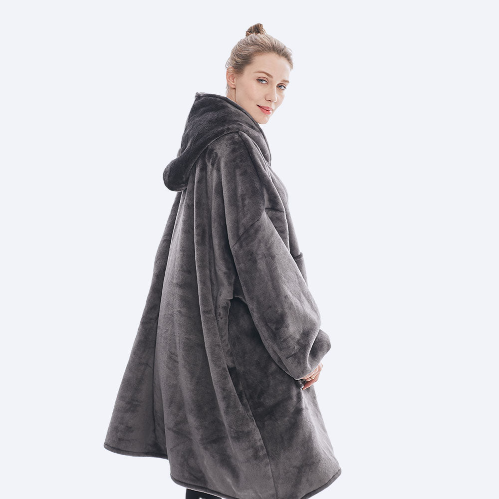 hugly-wearable-blanket-mountain-luxe-gra-3